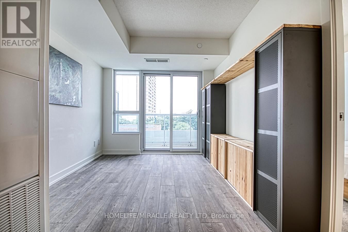 402 - 10 WILBY CRESCENT Image 2