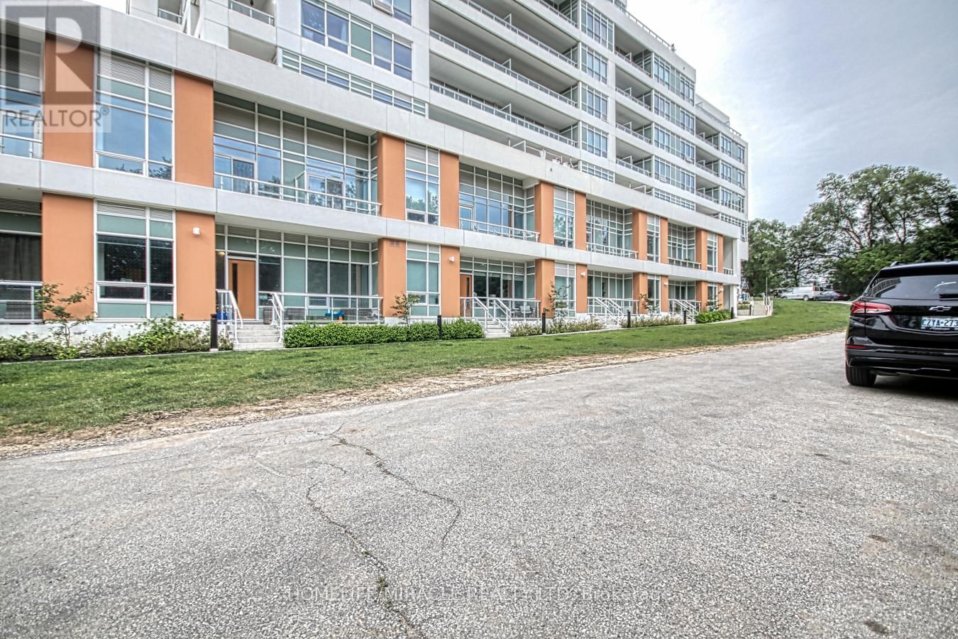 402 - 10 WILBY CRESCENT Image 35