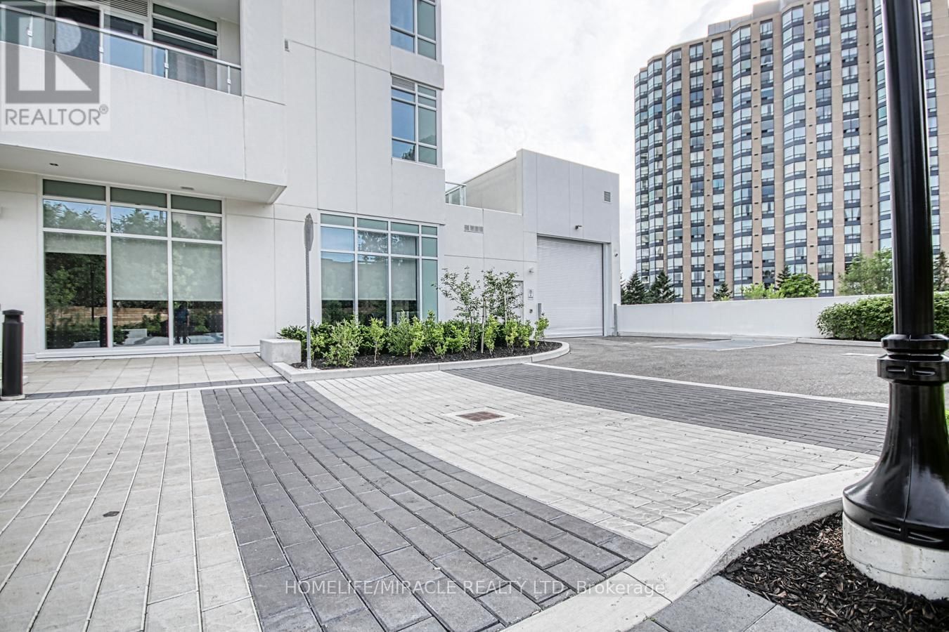 402 - 10 WILBY CRESCENT Image 36