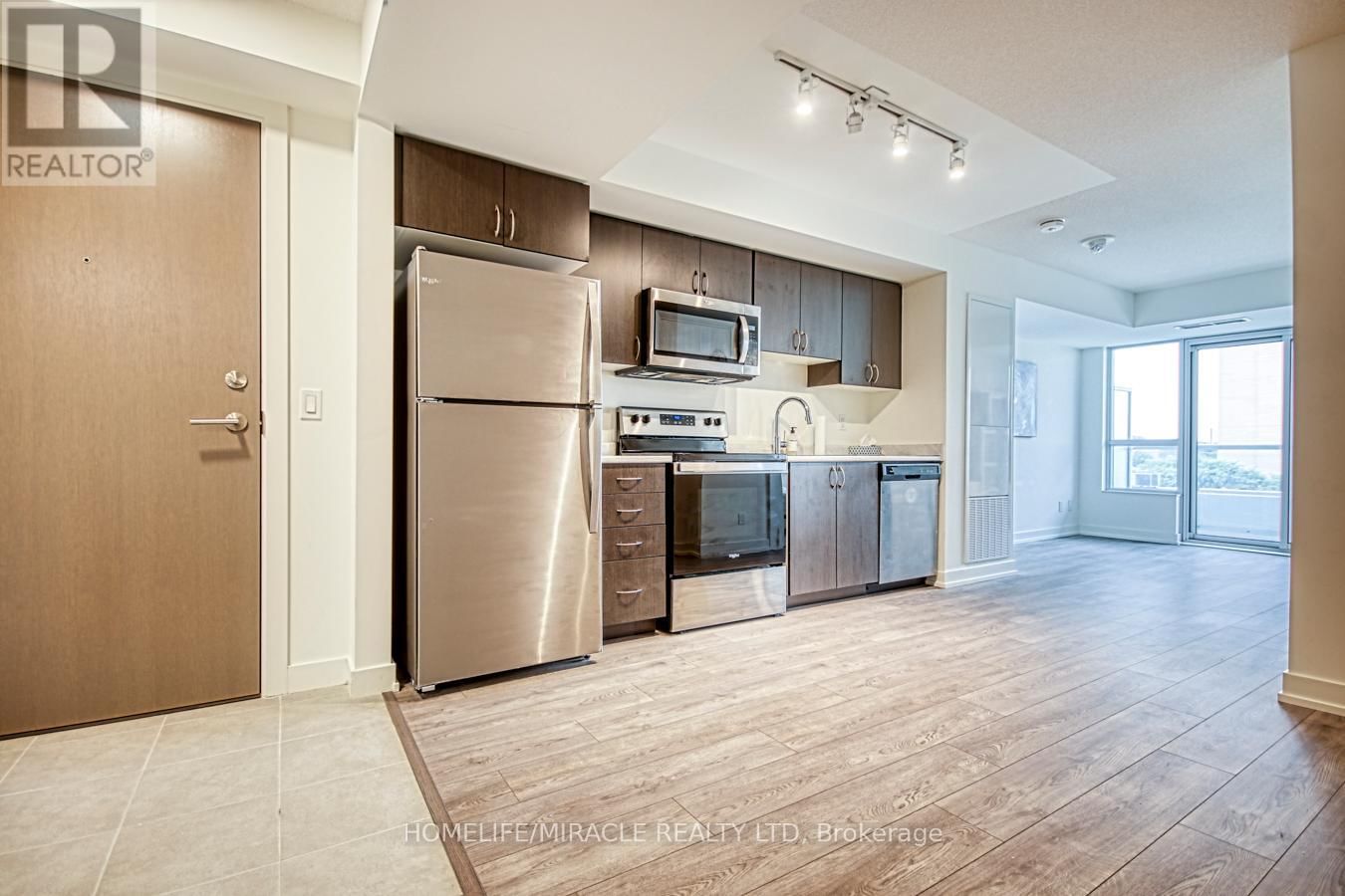 402 - 10 WILBY CRESCENT Image 6