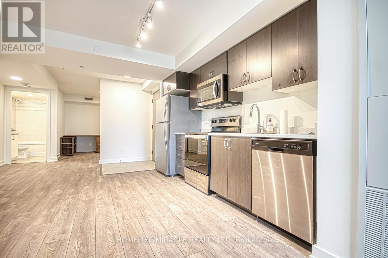 402 - 10 WILBY CRESCENT Image 7