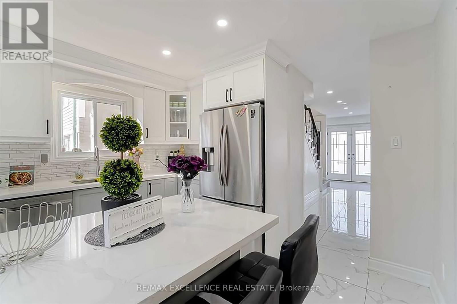 48 TRAVERSTON COURT Image 13