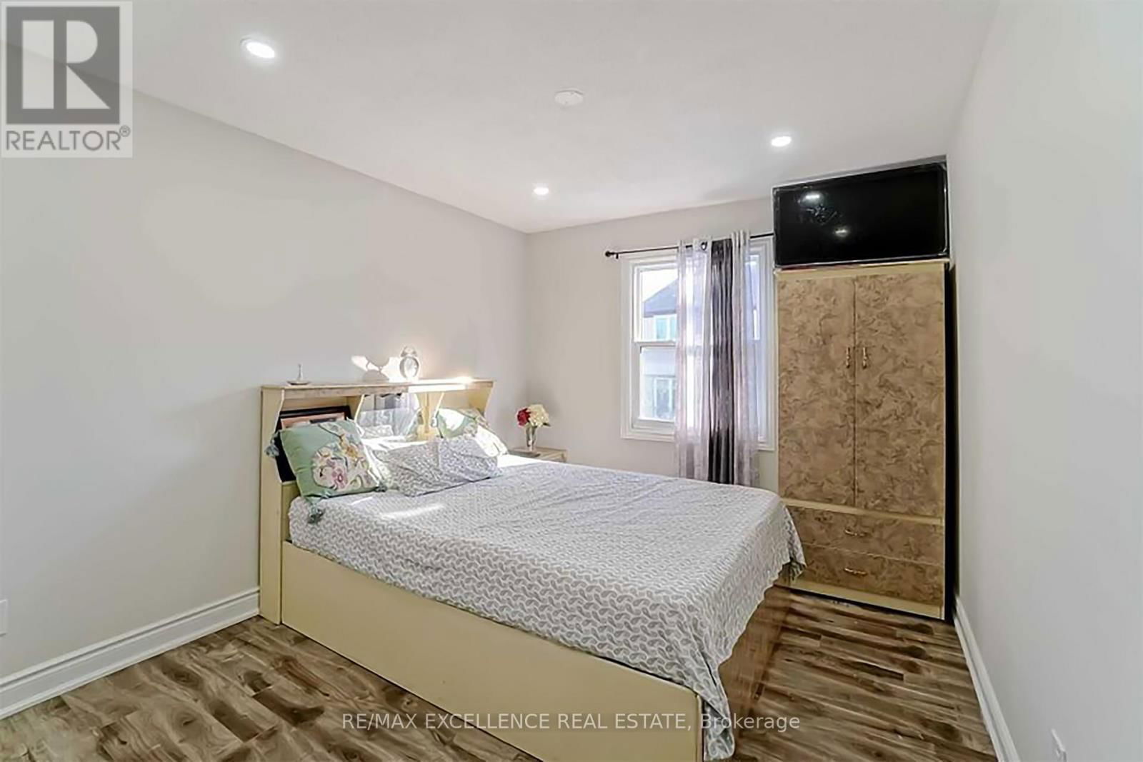 48 TRAVERSTON COURT Image 20
