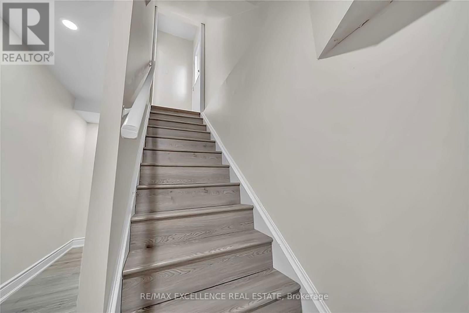 48 TRAVERSTON COURT Image 22