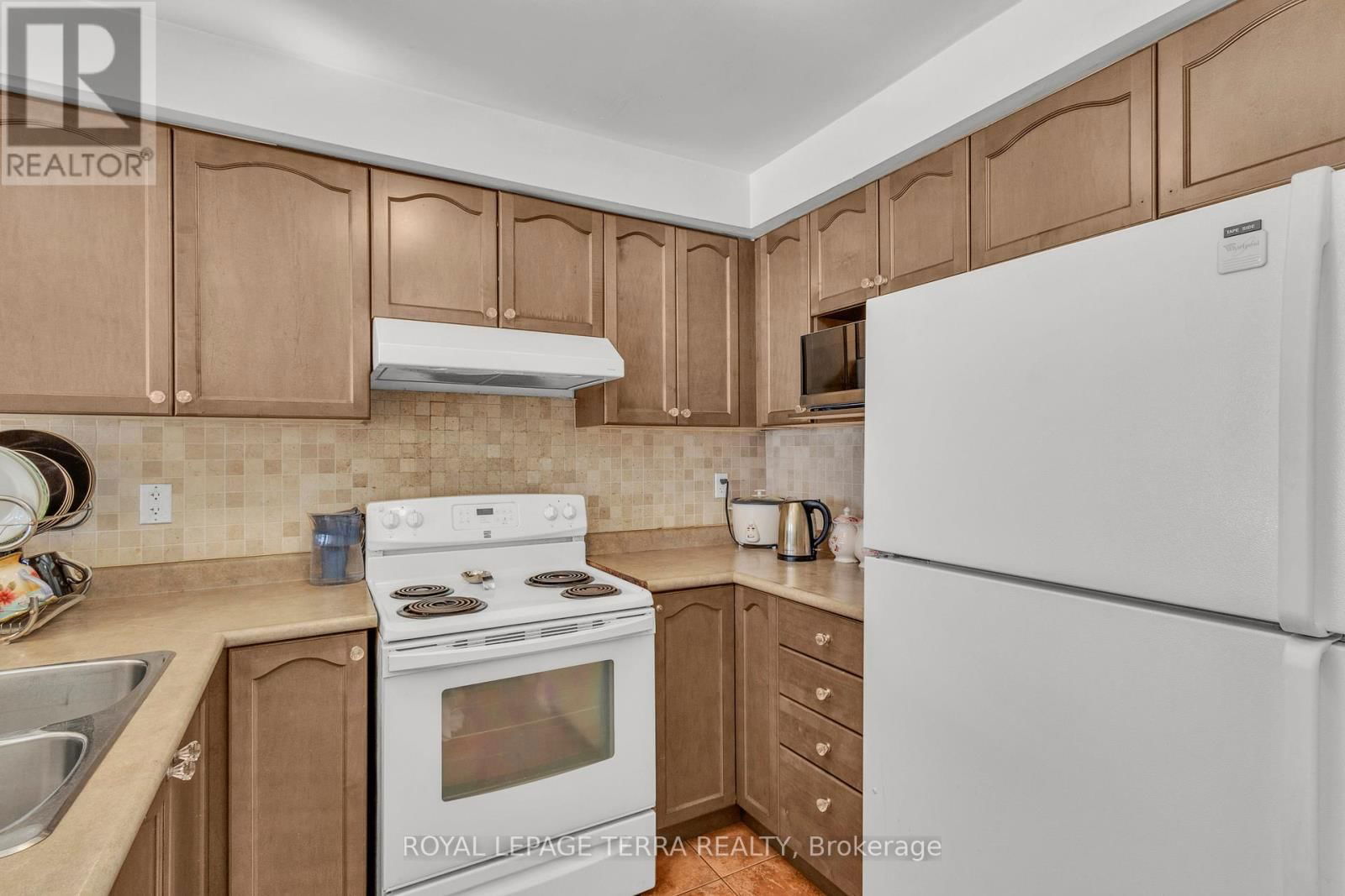 105 - 27 BRUCEWOOD ROAD Image 17