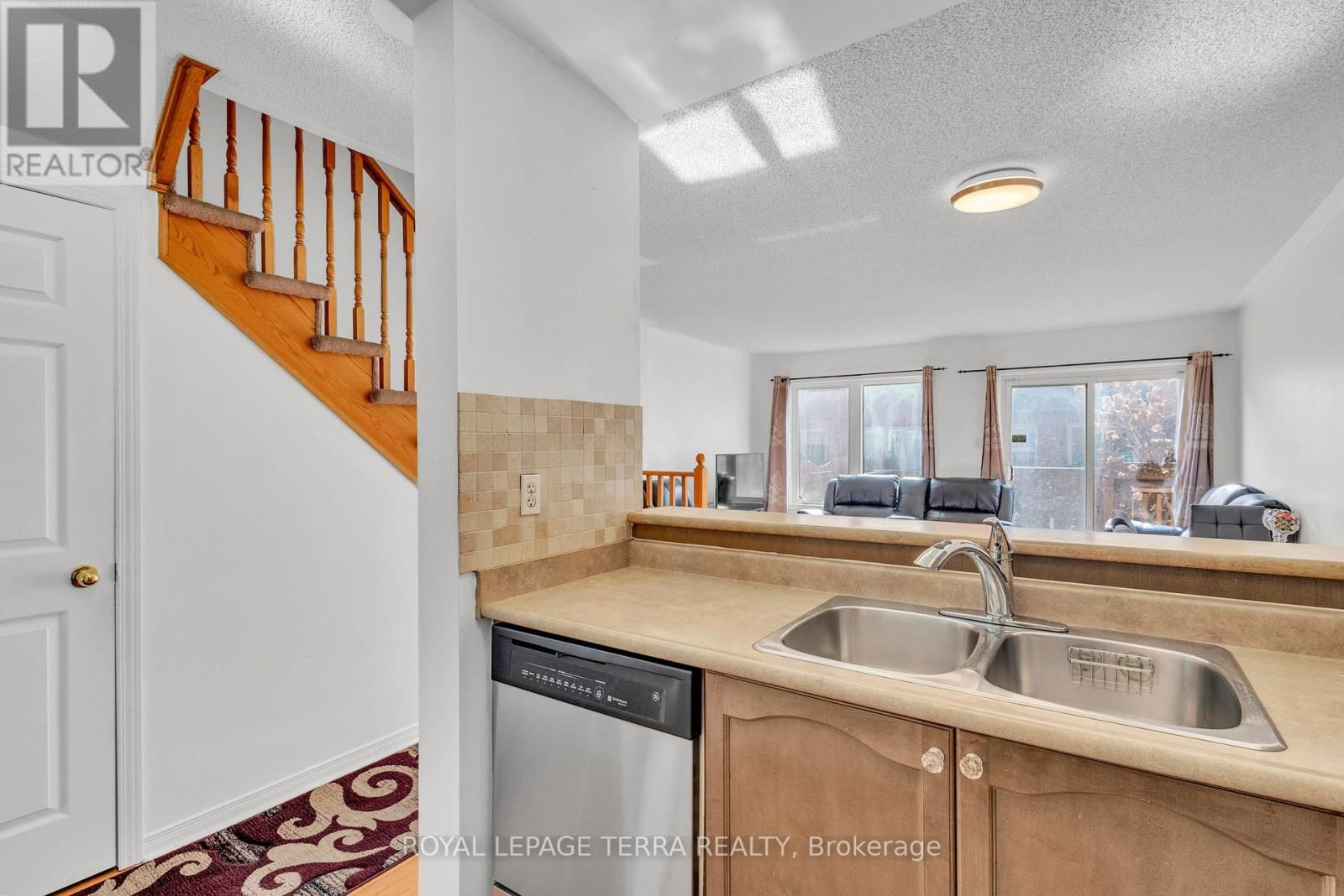 105 - 27 BRUCEWOOD ROAD Image 18