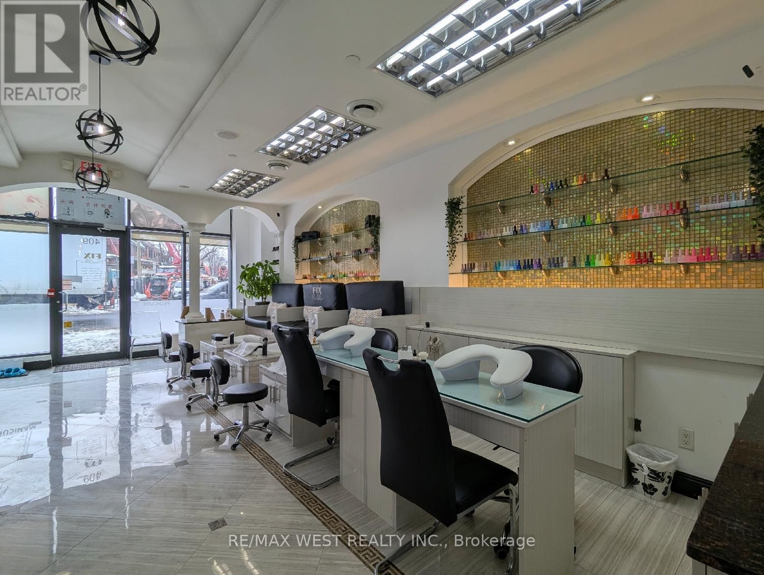 409 KEELE STREET Image 14