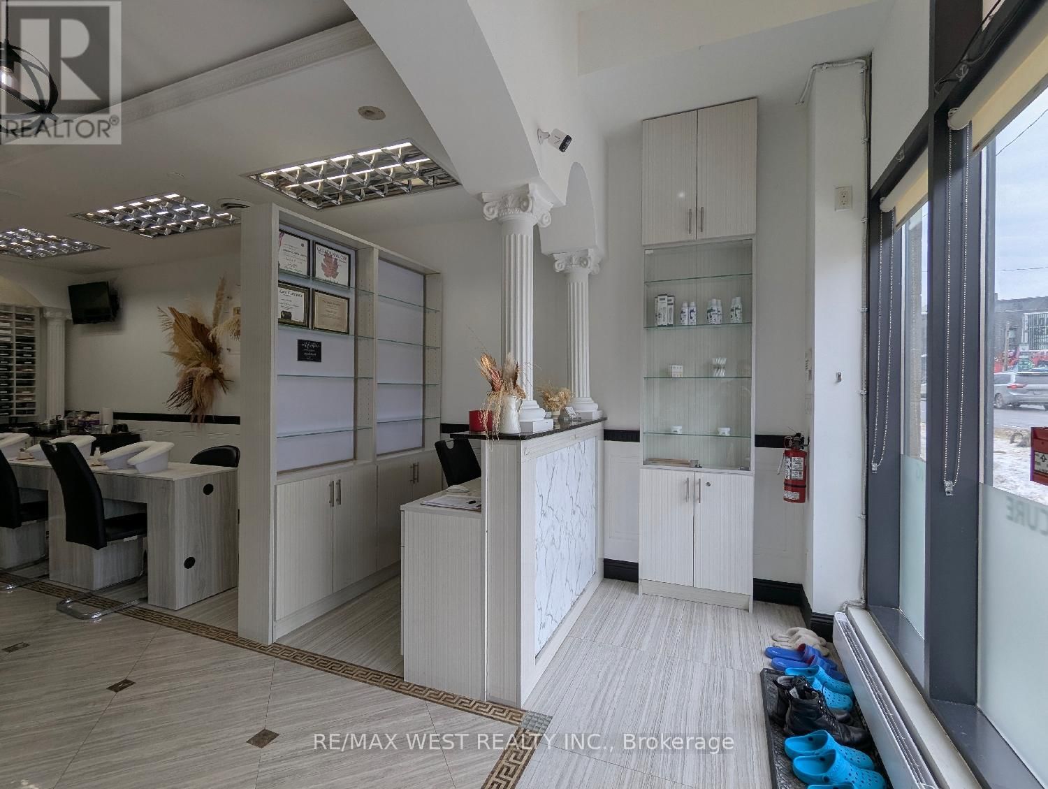 409 KEELE STREET Image 6