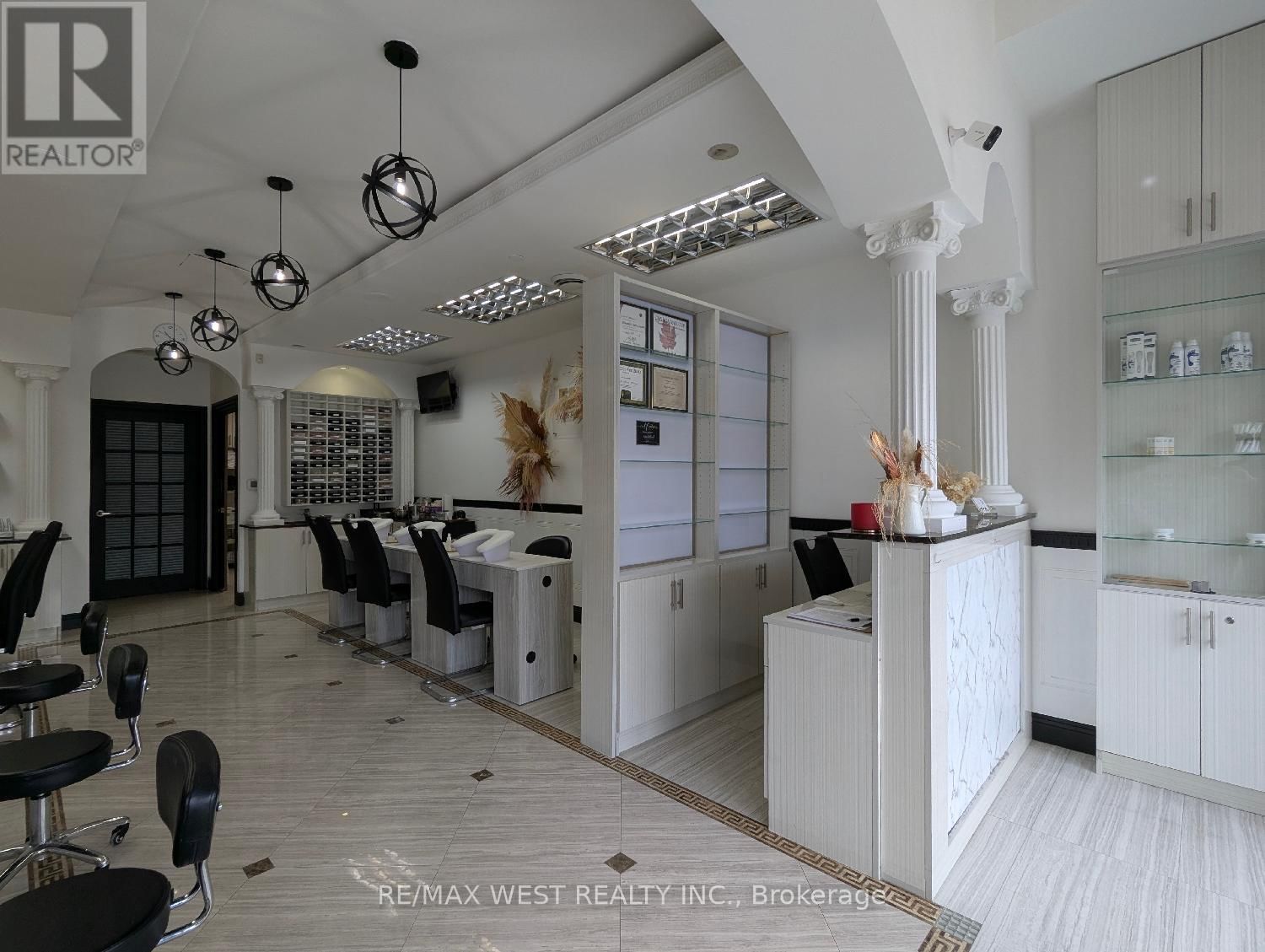 409 KEELE STREET Image 7