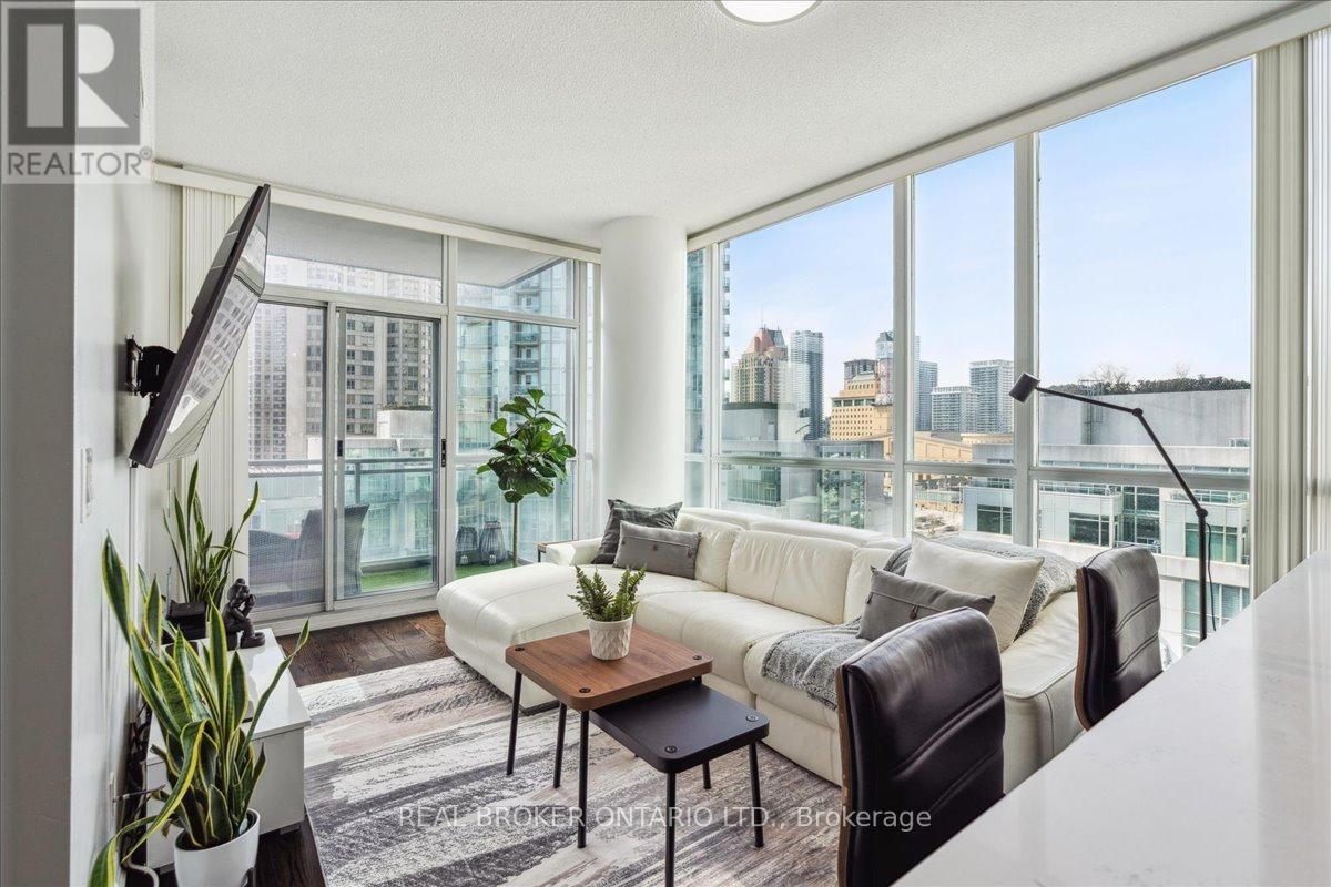 1111 - 223 WEBB DRIVE Image 1