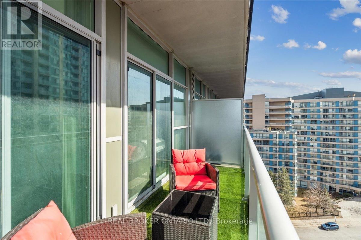 1111 - 223 WEBB DRIVE Image 16
