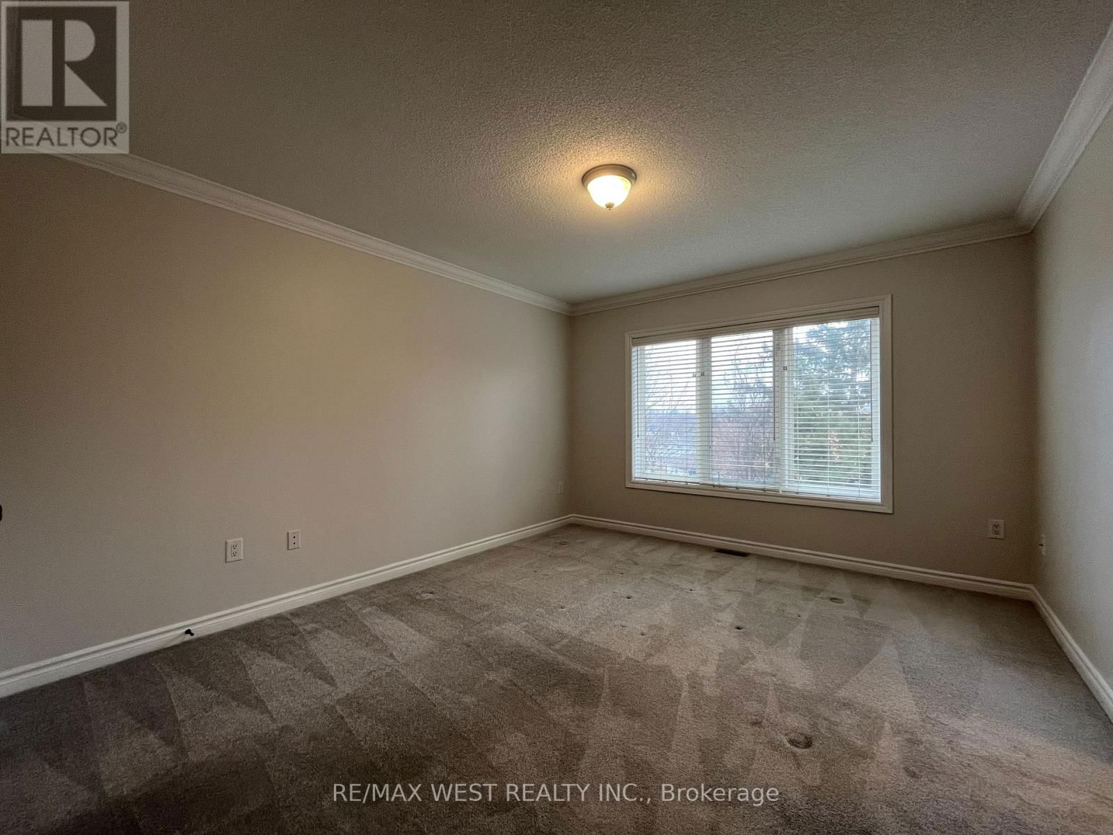45 - 3038 HAINES ROAD Image 15