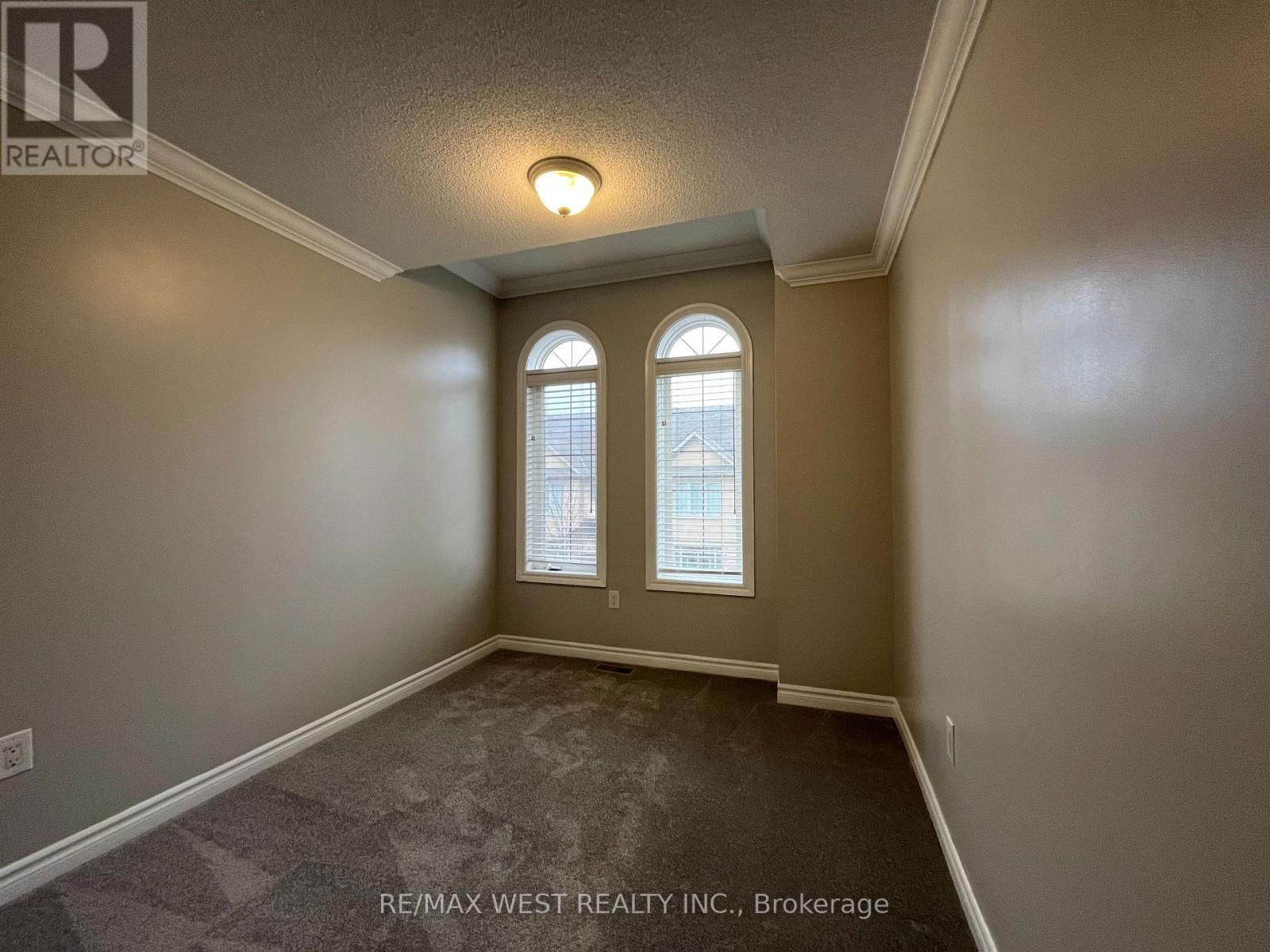 45 - 3038 HAINES ROAD Image 20