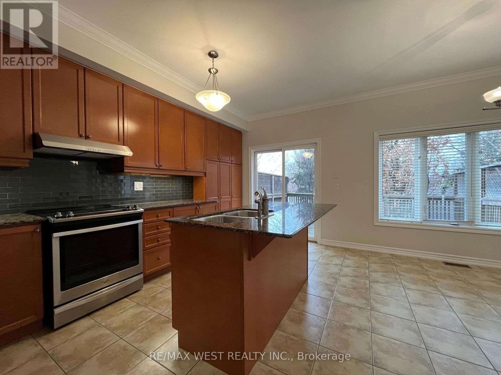 45 - 3038 HAINES ROAD Image 6