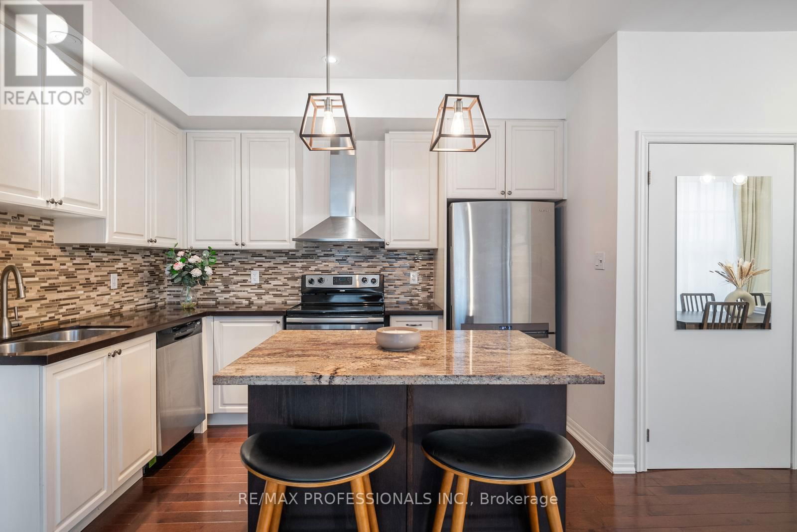 302 - 1437 LAKESHORE ROAD EAST Image 3