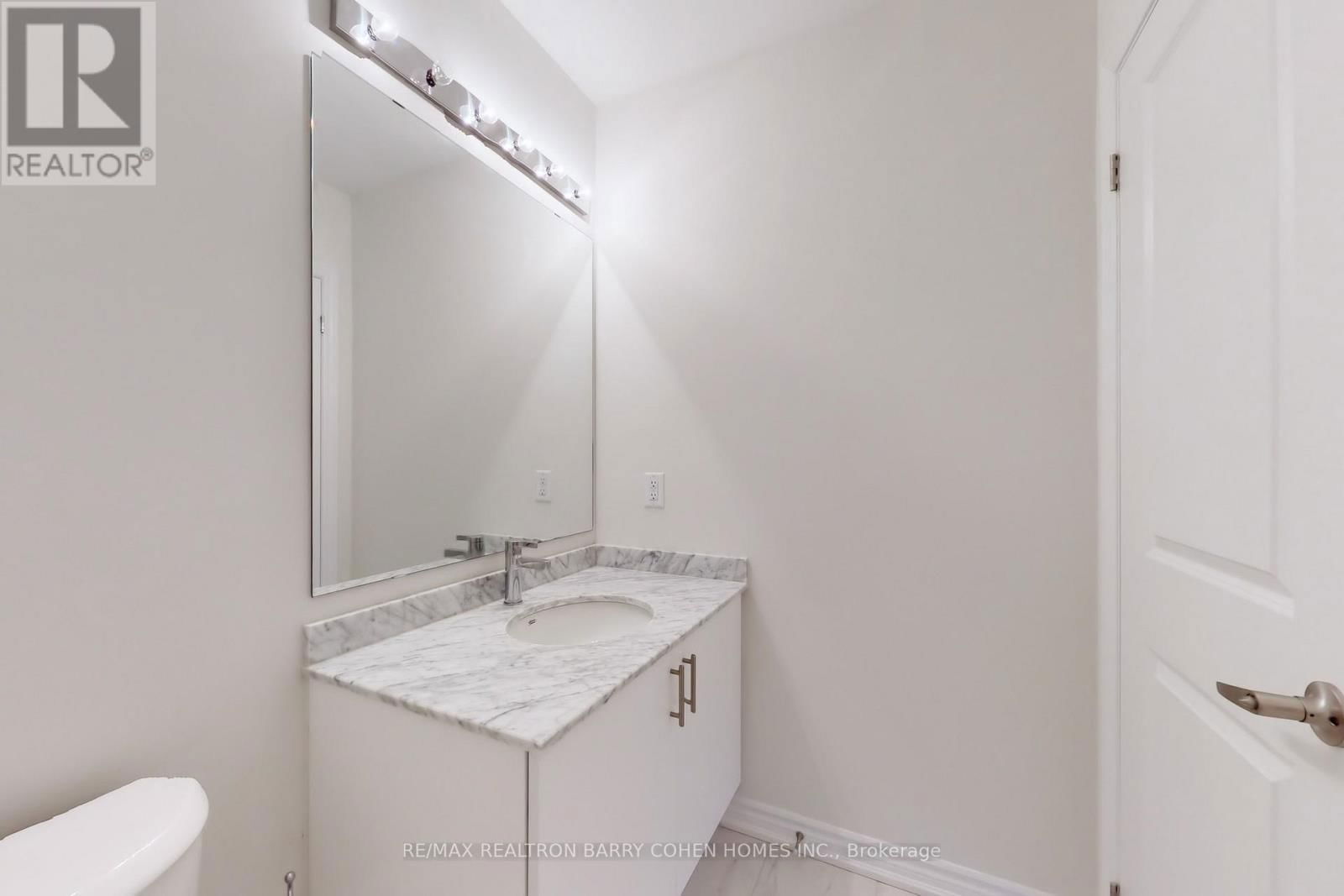 12218 MCLAUGHLIN ROAD Image 31