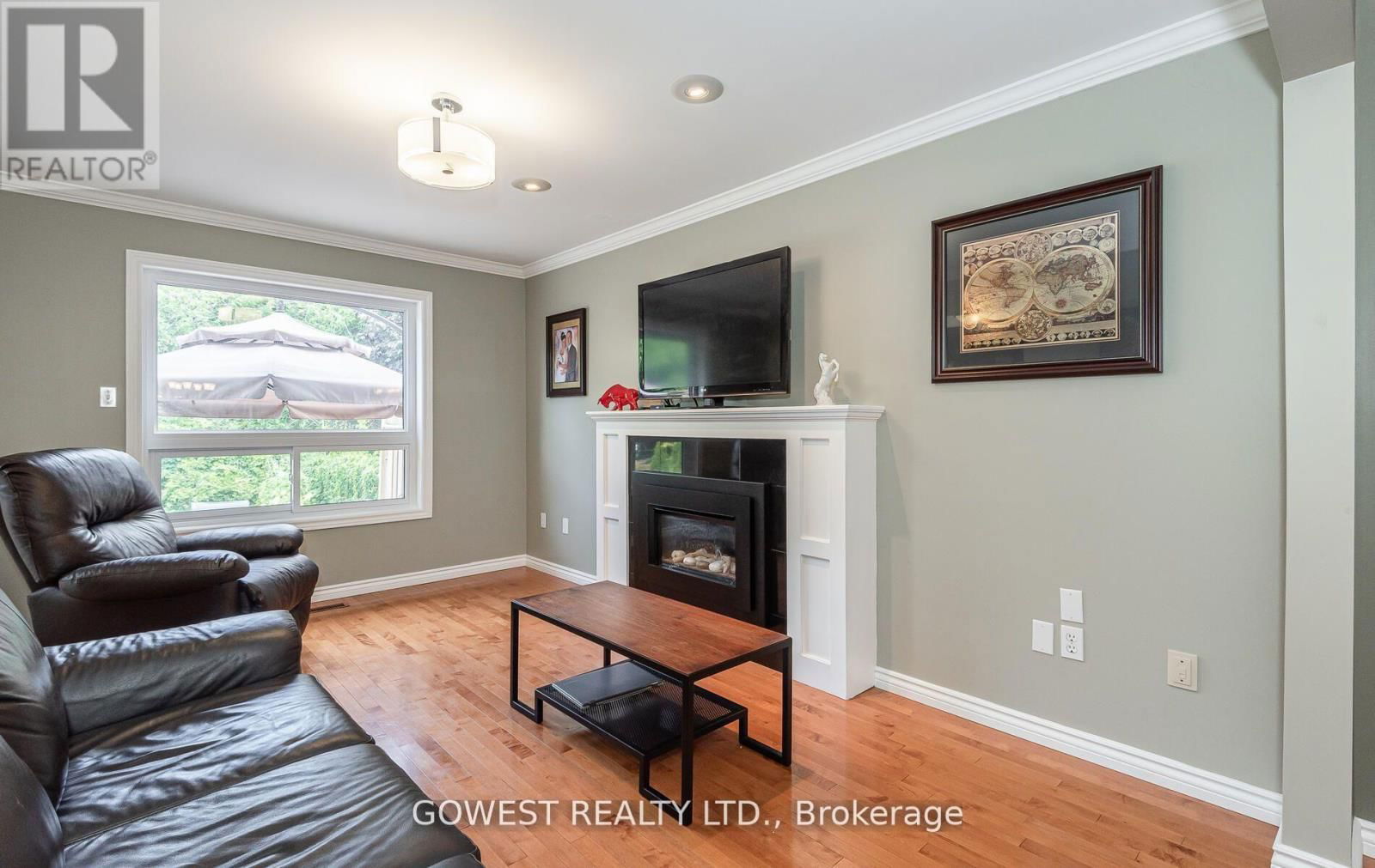 52 DAVIS CRESCENT Image 11
