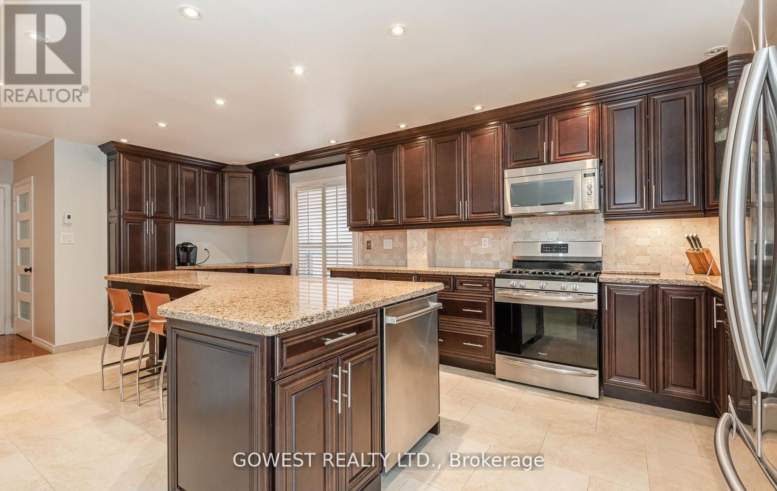 52 DAVIS CRESCENT Image 15