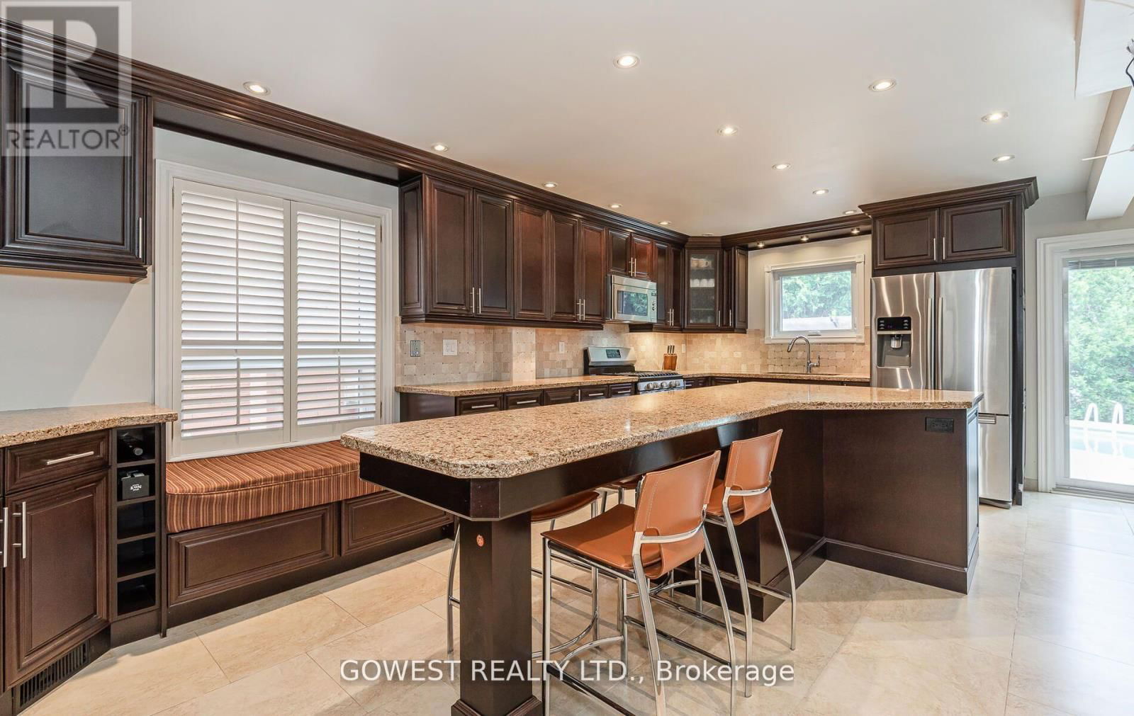 52 DAVIS CRESCENT Image 16