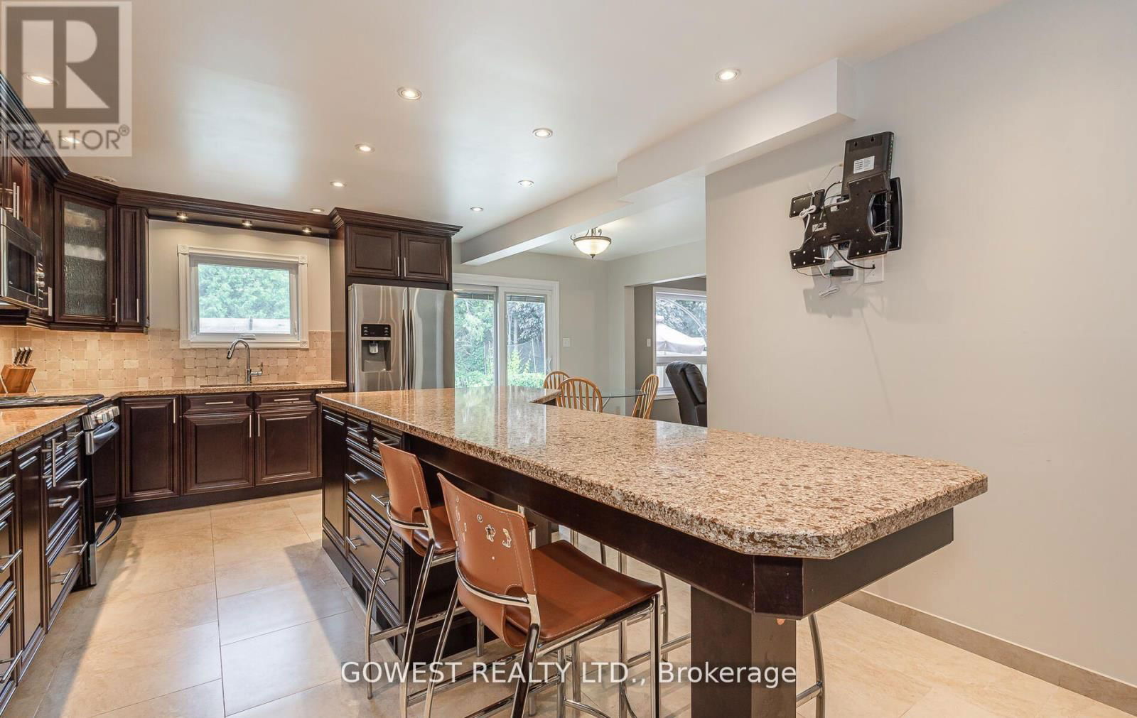 52 DAVIS CRESCENT Image 17