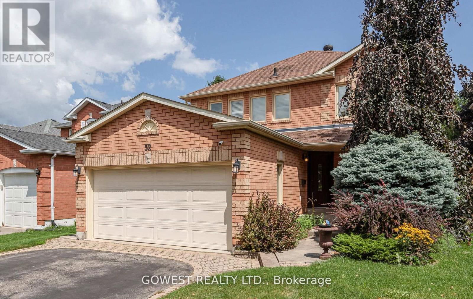 52 DAVIS CRESCENT Image 2