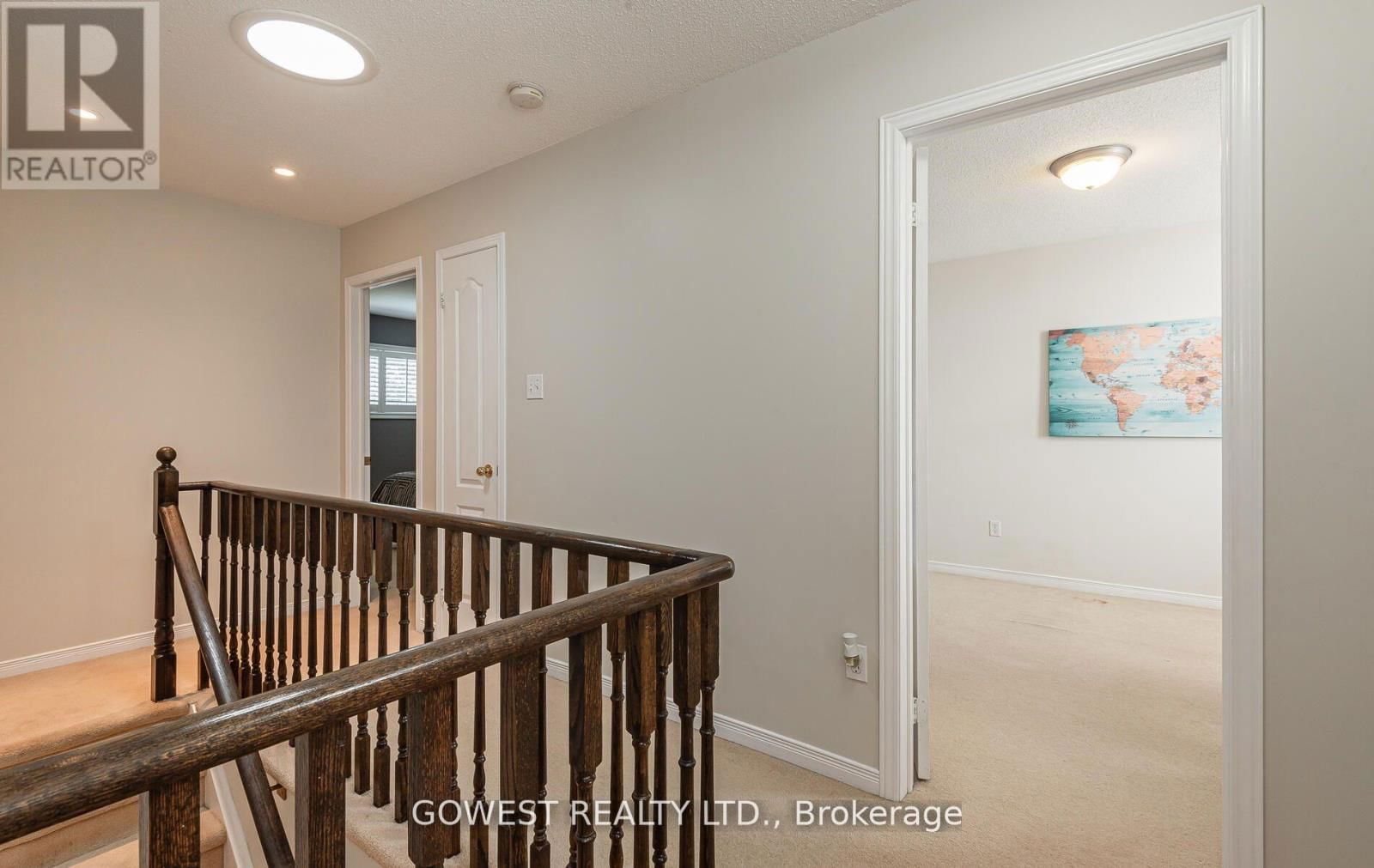 52 DAVIS CRESCENT Image 20