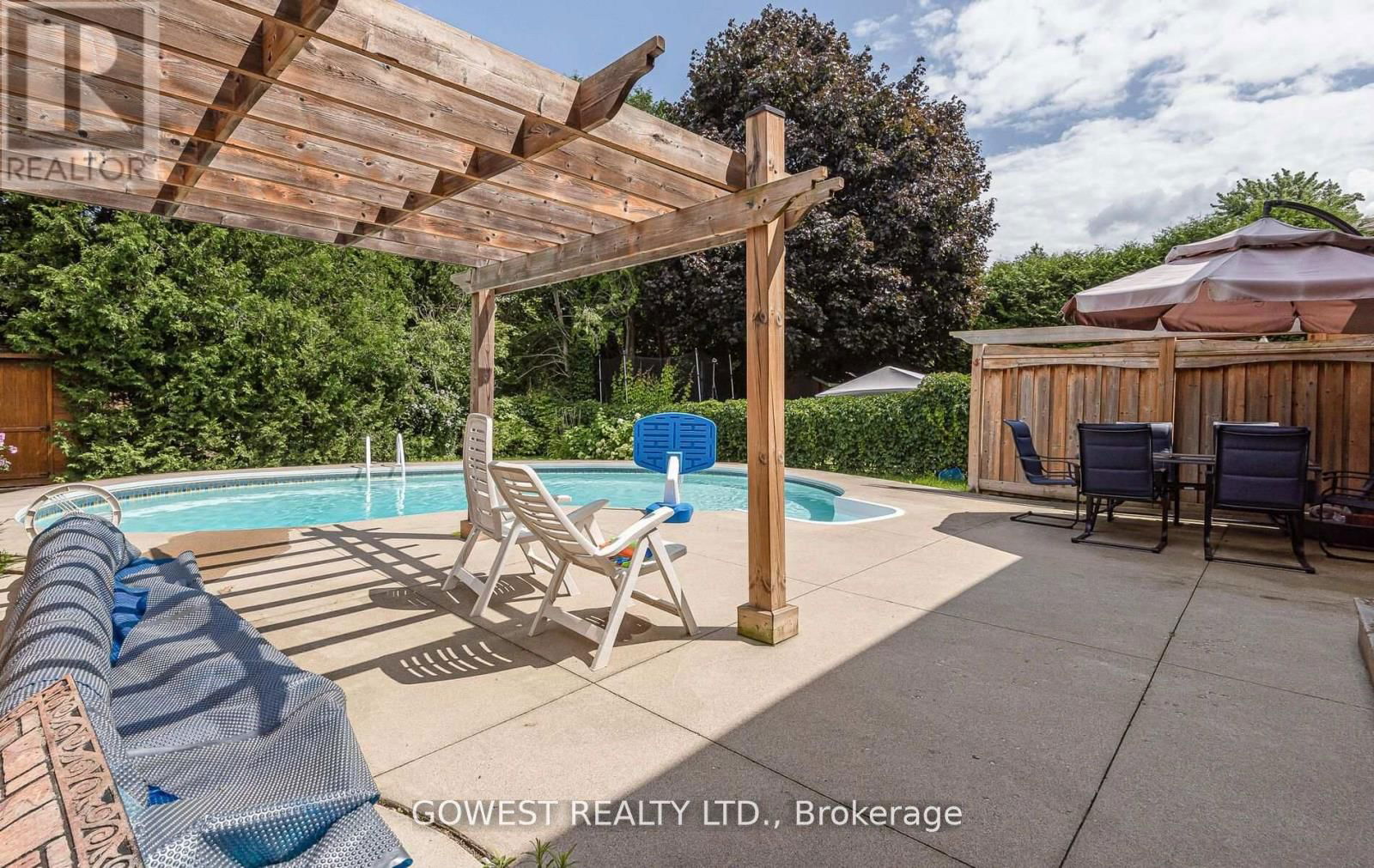 52 DAVIS CRESCENT Image 38