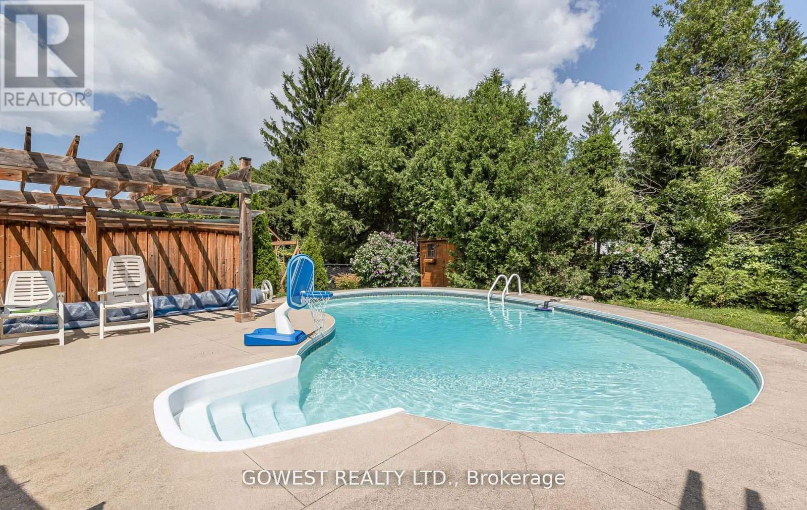 52 DAVIS CRESCENT Image 39
