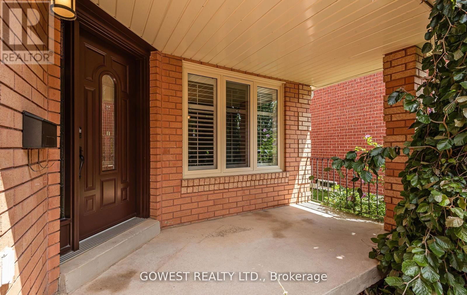 52 DAVIS CRESCENT Image 4