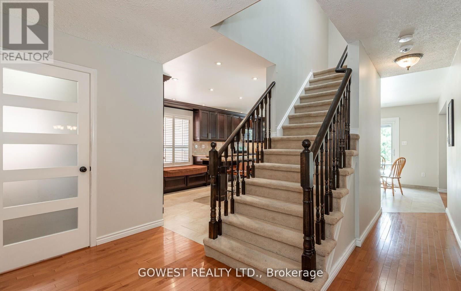 52 DAVIS CRESCENT Image 7