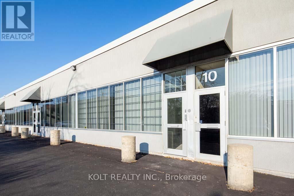 8/9 - 1040 MARTIN GROVE ROAD Image 2