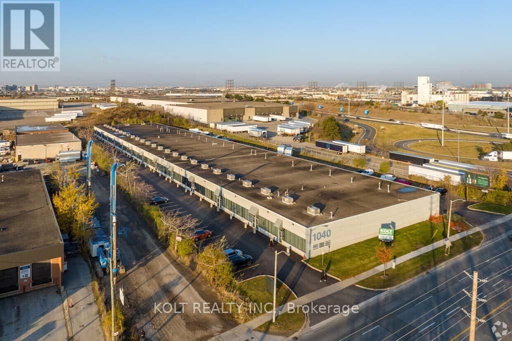 8/9 - 1040 MARTIN GROVE ROAD Image 3