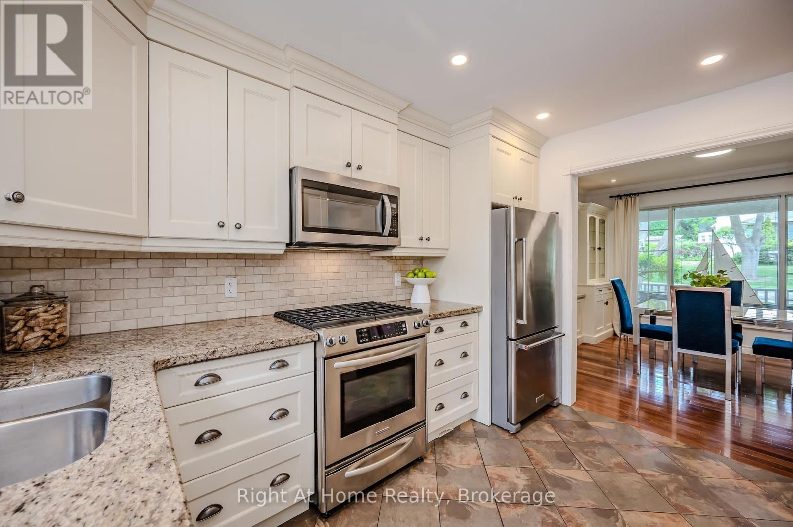 76 BROCK STREET WEST Image 10