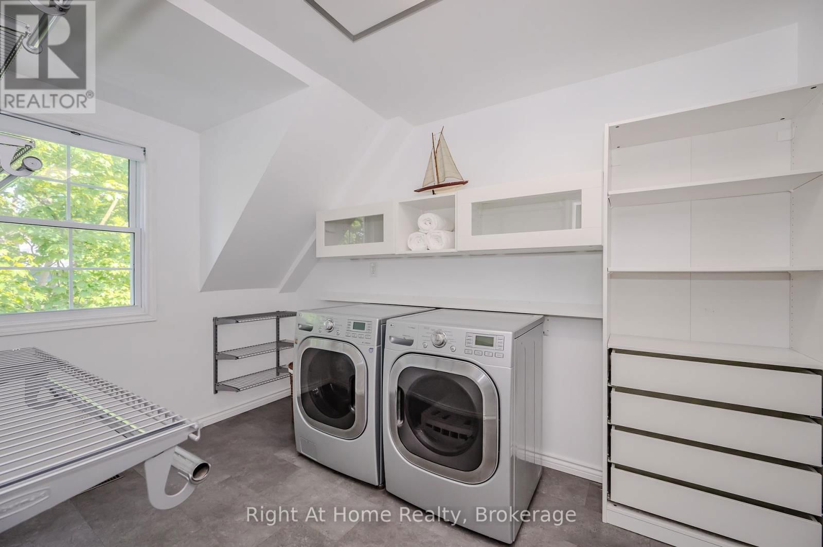 76 BROCK STREET WEST Image 17