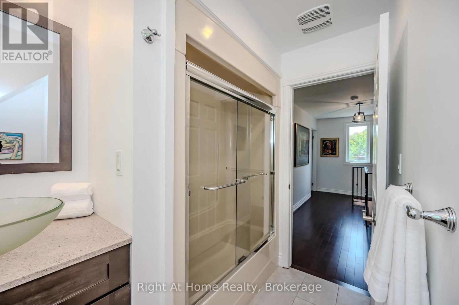 76 BROCK STREET WEST Image 24