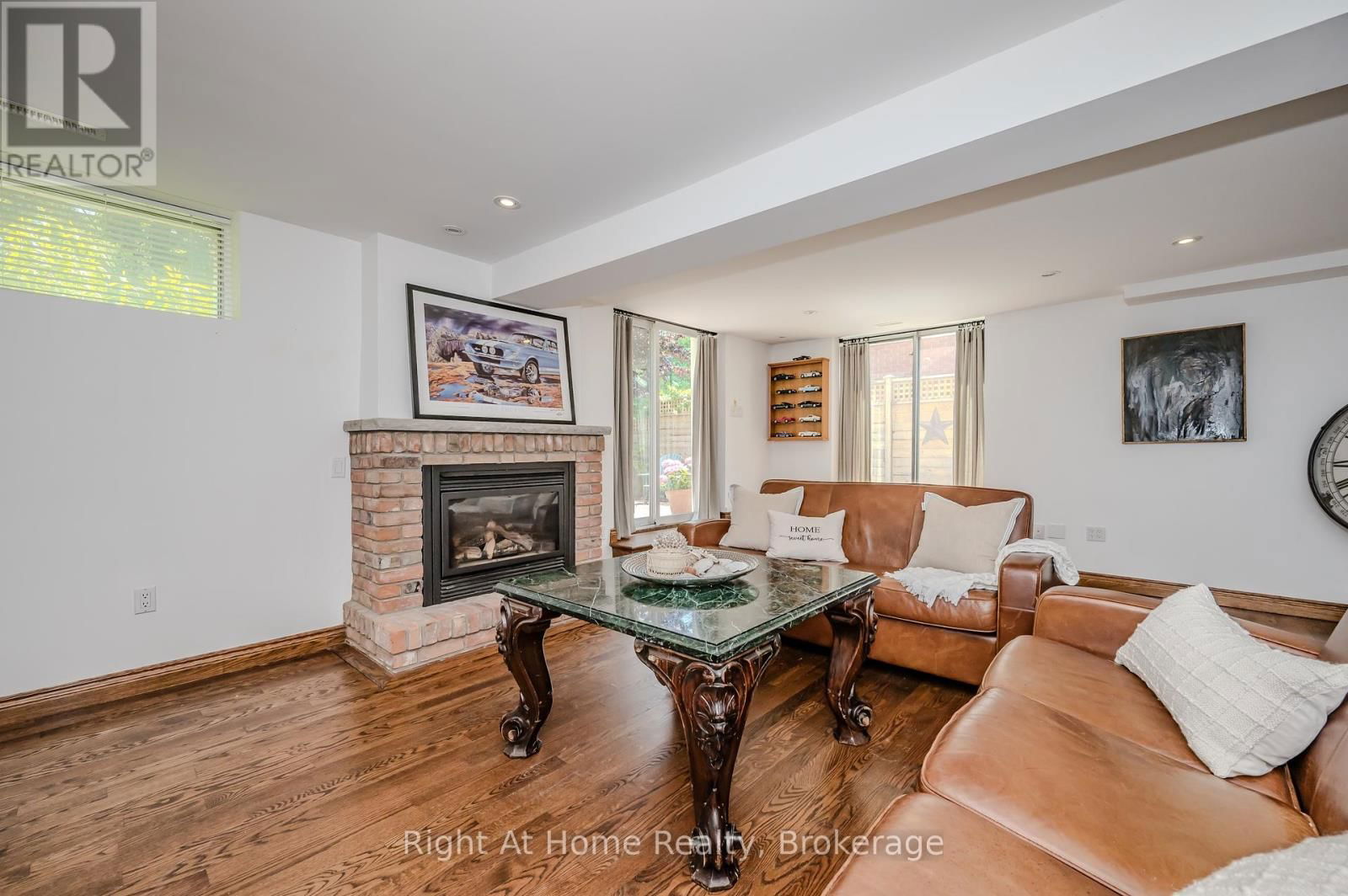 76 BROCK STREET WEST Image 27