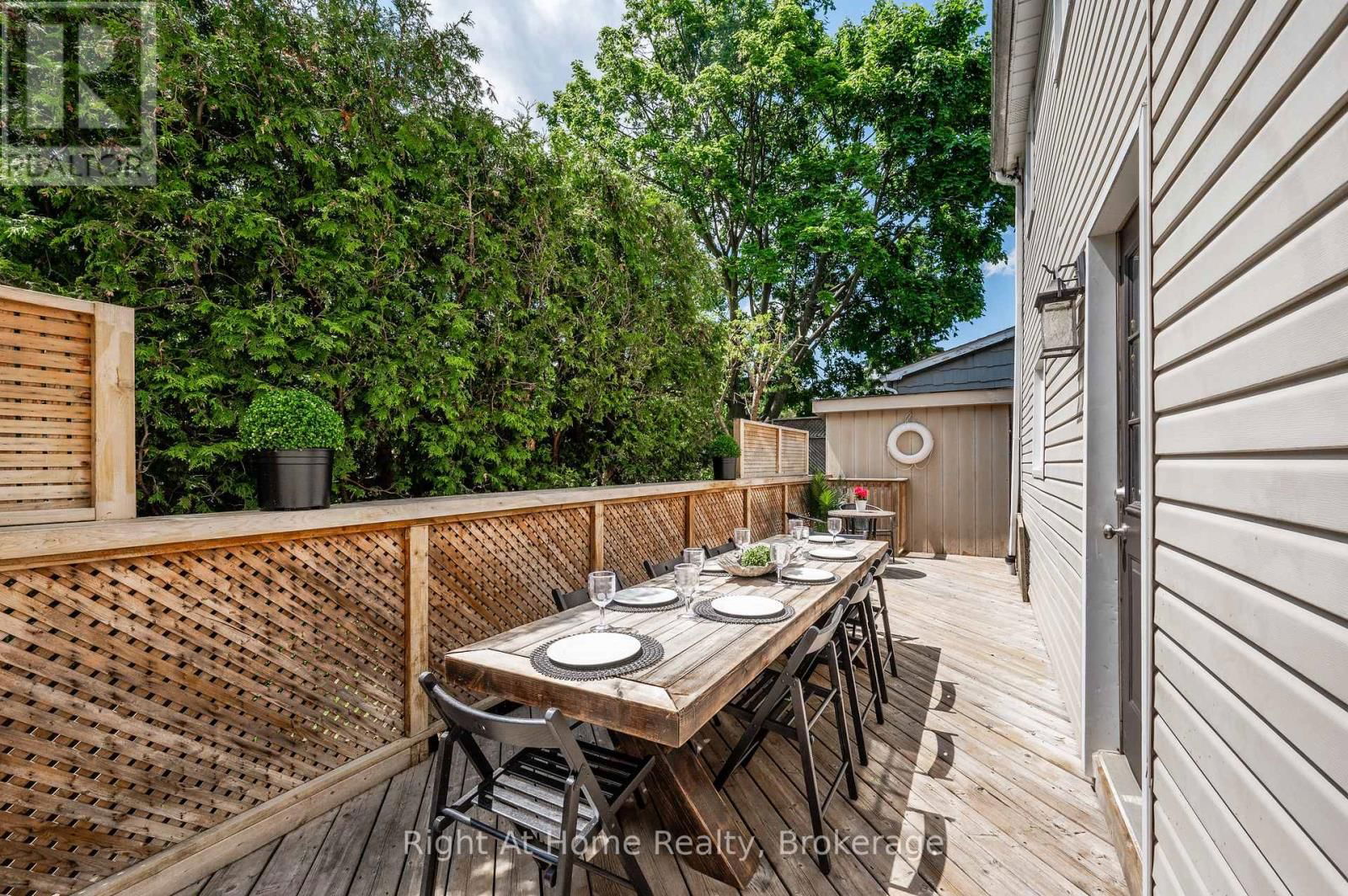 76 BROCK STREET WEST Image 31
