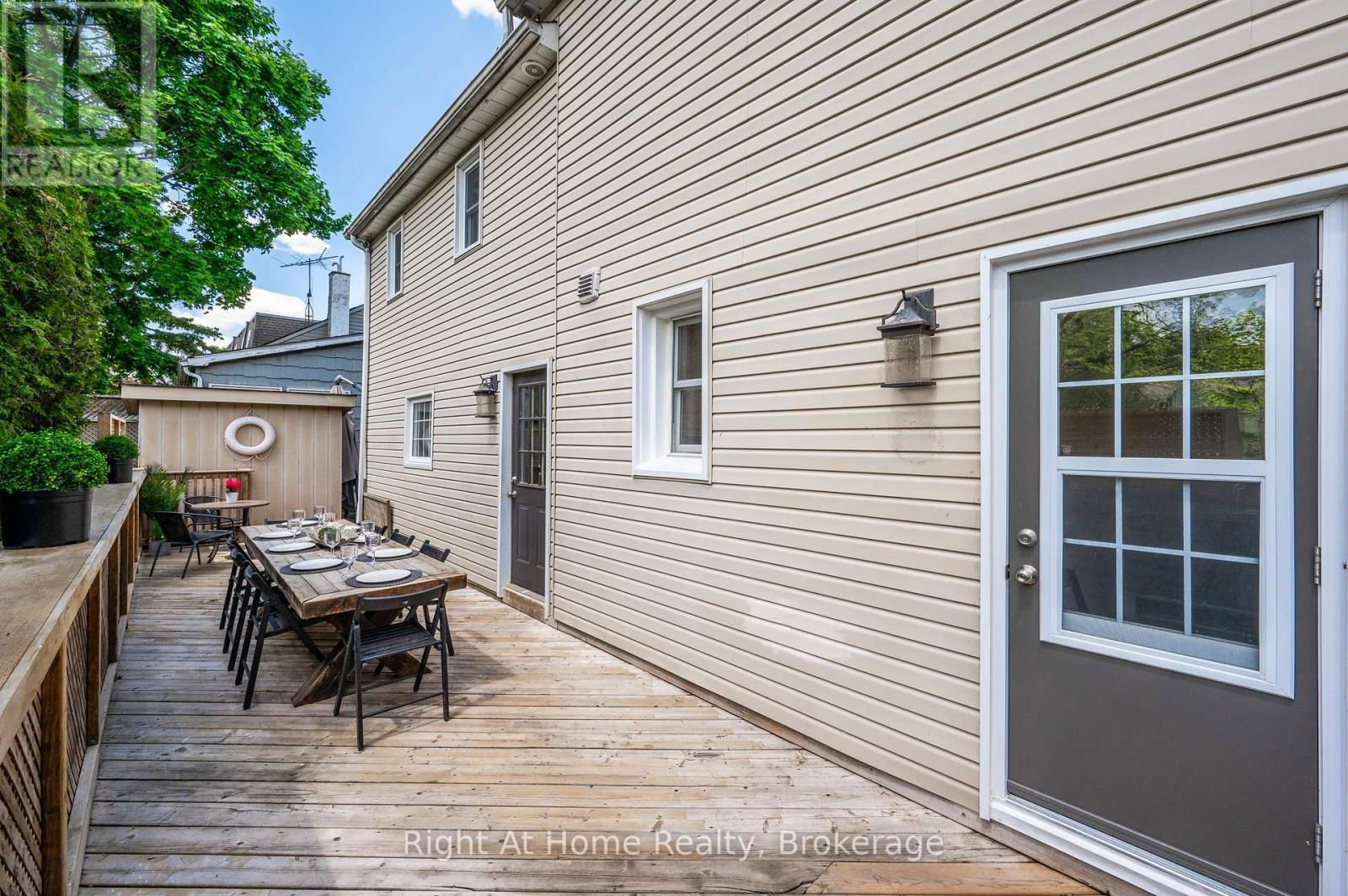 76 BROCK STREET WEST Image 32