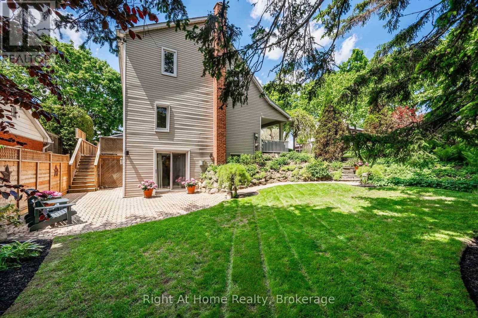 76 BROCK STREET WEST Image 35