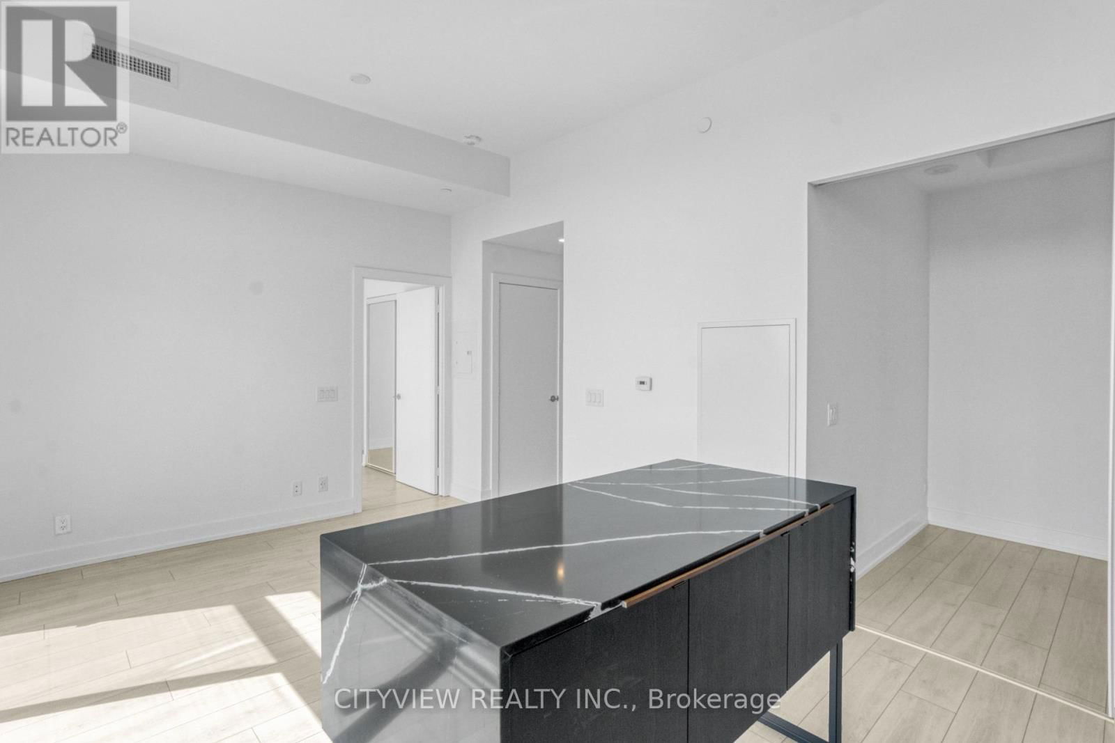 1104 - 270 DUFFERIN STREET Image 10