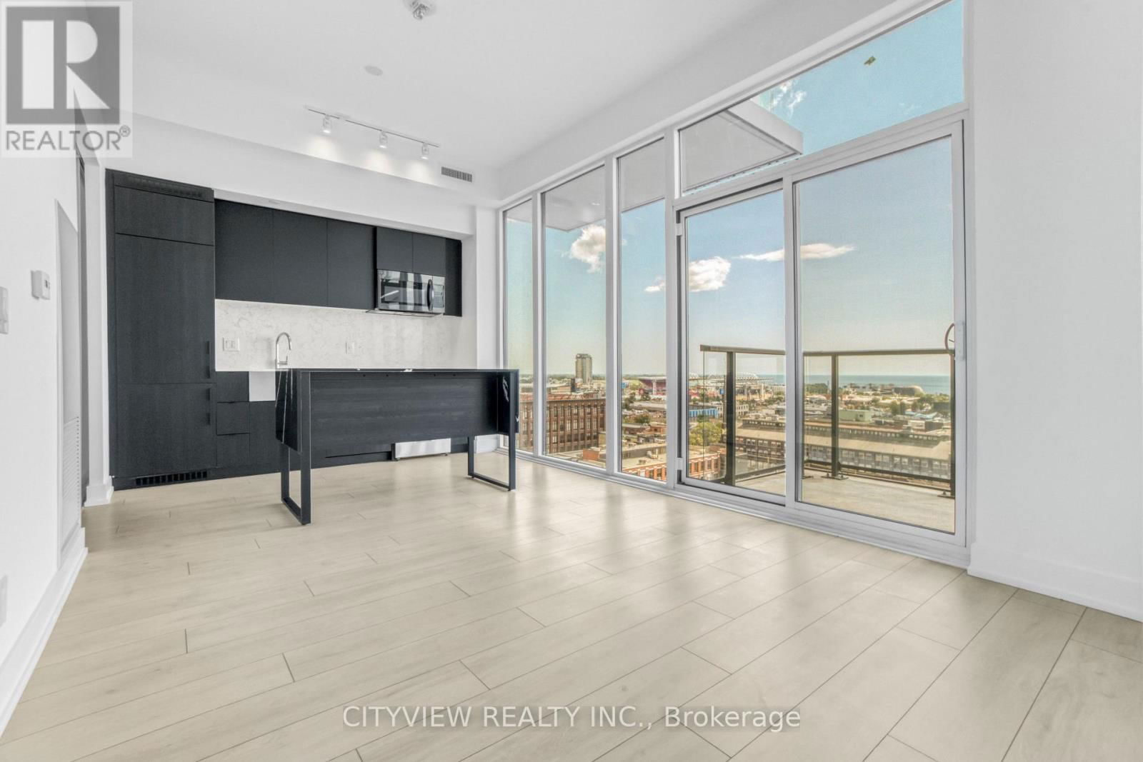 1104 - 270 DUFFERIN STREET Image 11