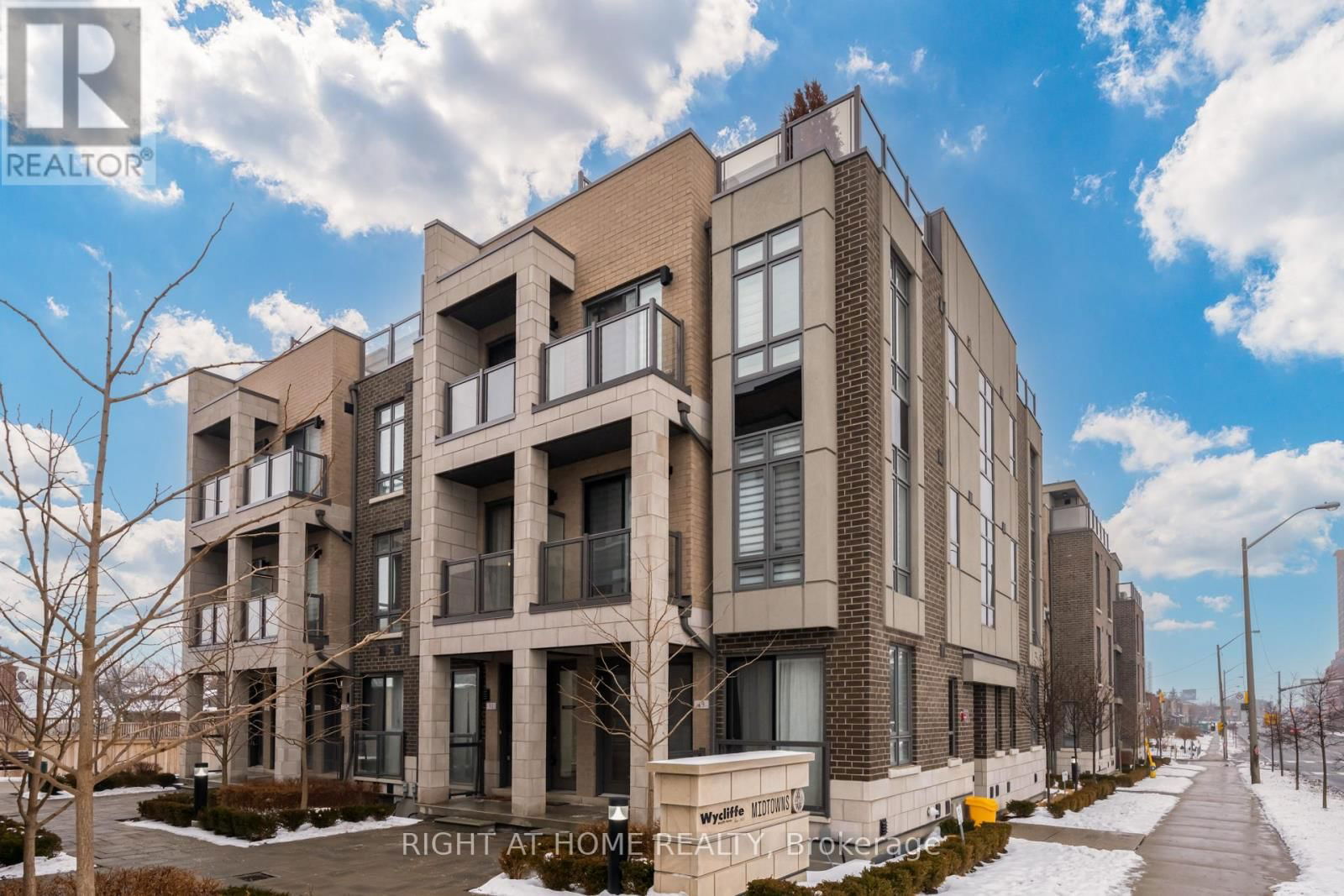 52 - 719 LAWRENCE AVENUE WEST Image 1