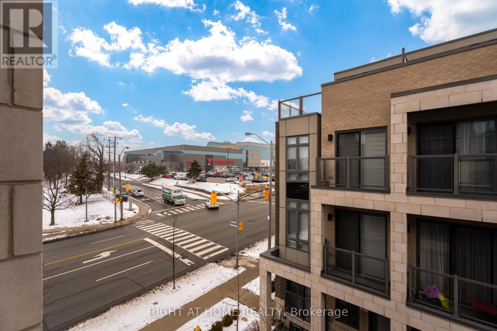52 - 719 LAWRENCE AVENUE WEST Image 37
