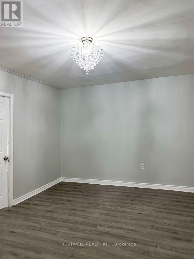 2528 EGLINTON AVENUE WEST Image 6