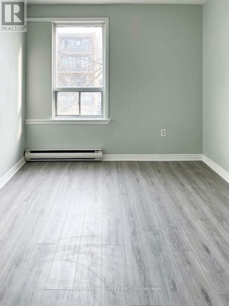 2528 EGLINTON AVENUE WEST Image 7