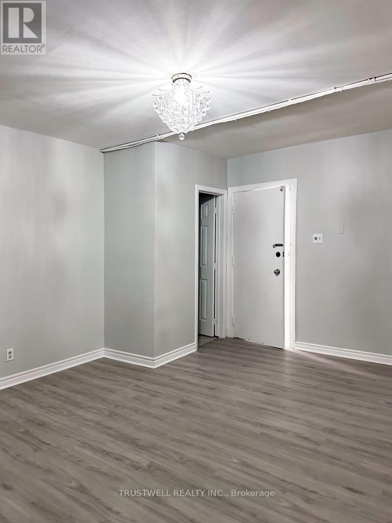 2528 EGLINTON AVENUE WEST Image 8