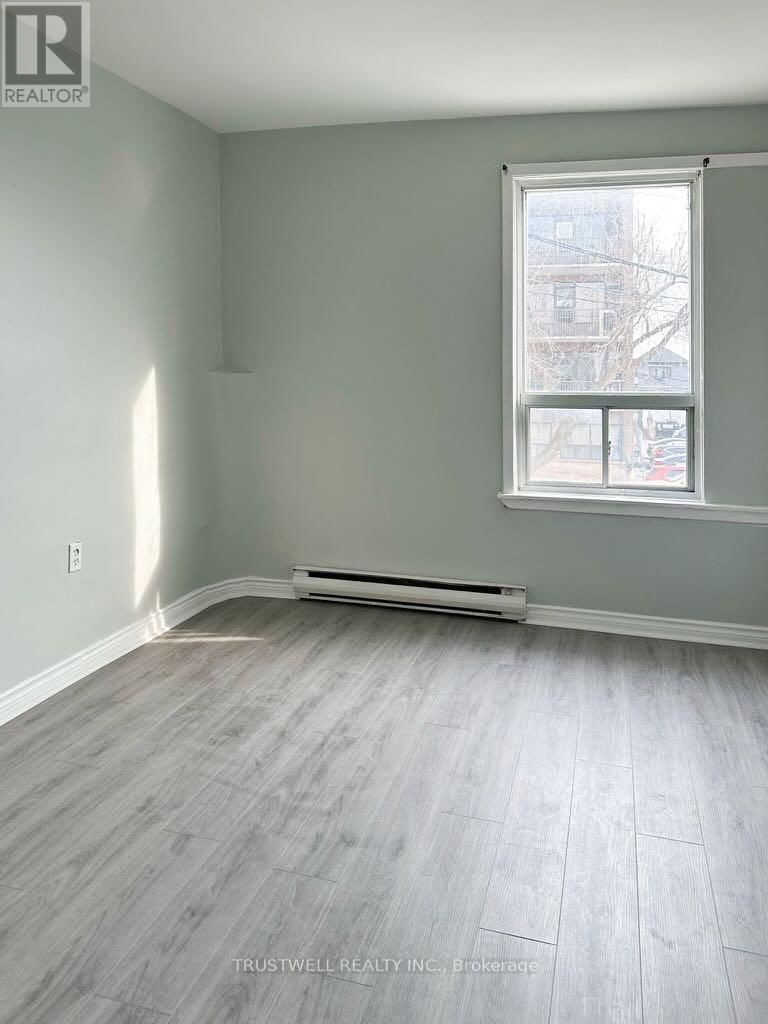 2528 EGLINTON AVENUE WEST Image 9