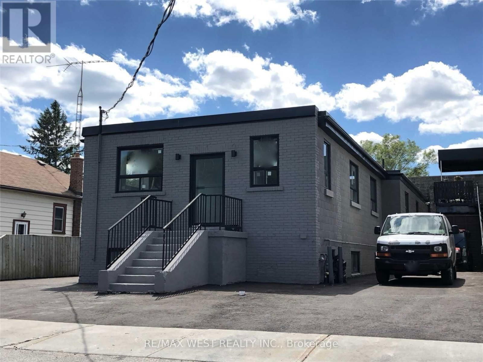 102 - 136 SIXTEENTH STREET Image 1