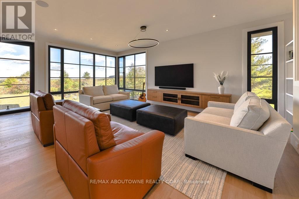 6583 TWISS ROAD Image 12
