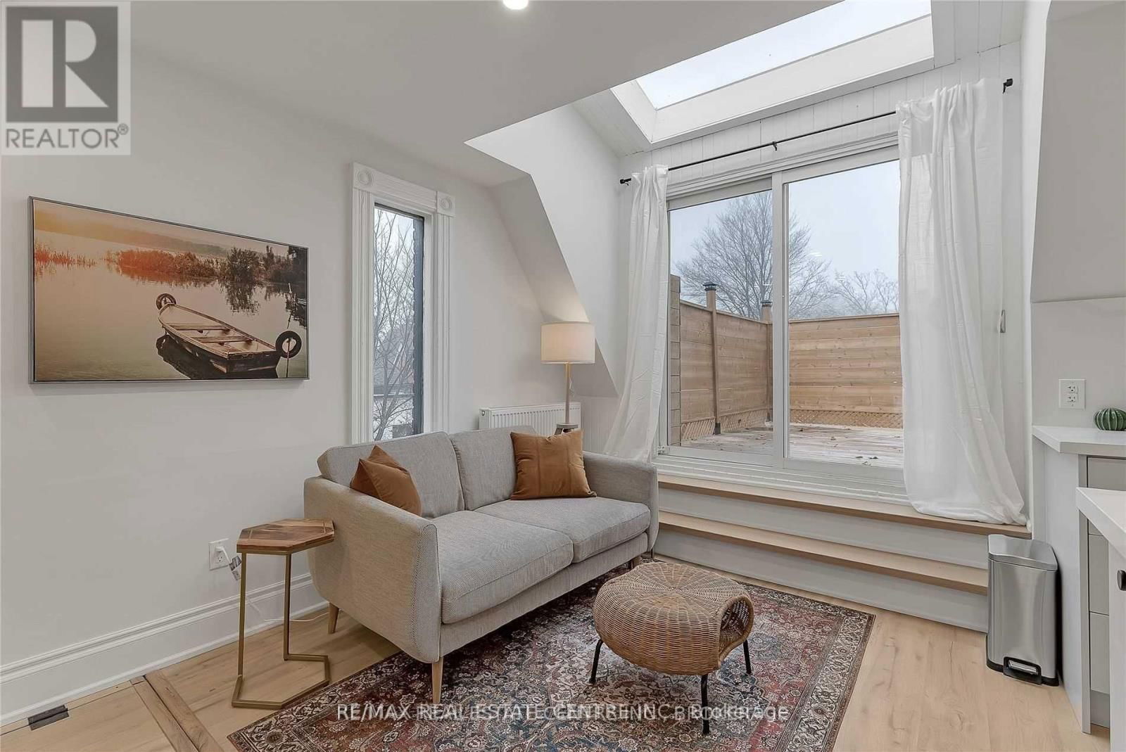 Loft - 76 SPRINGHURST AVENUE Image 10